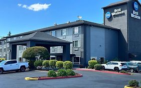 Best Western Plus Cascade Inn & Suites